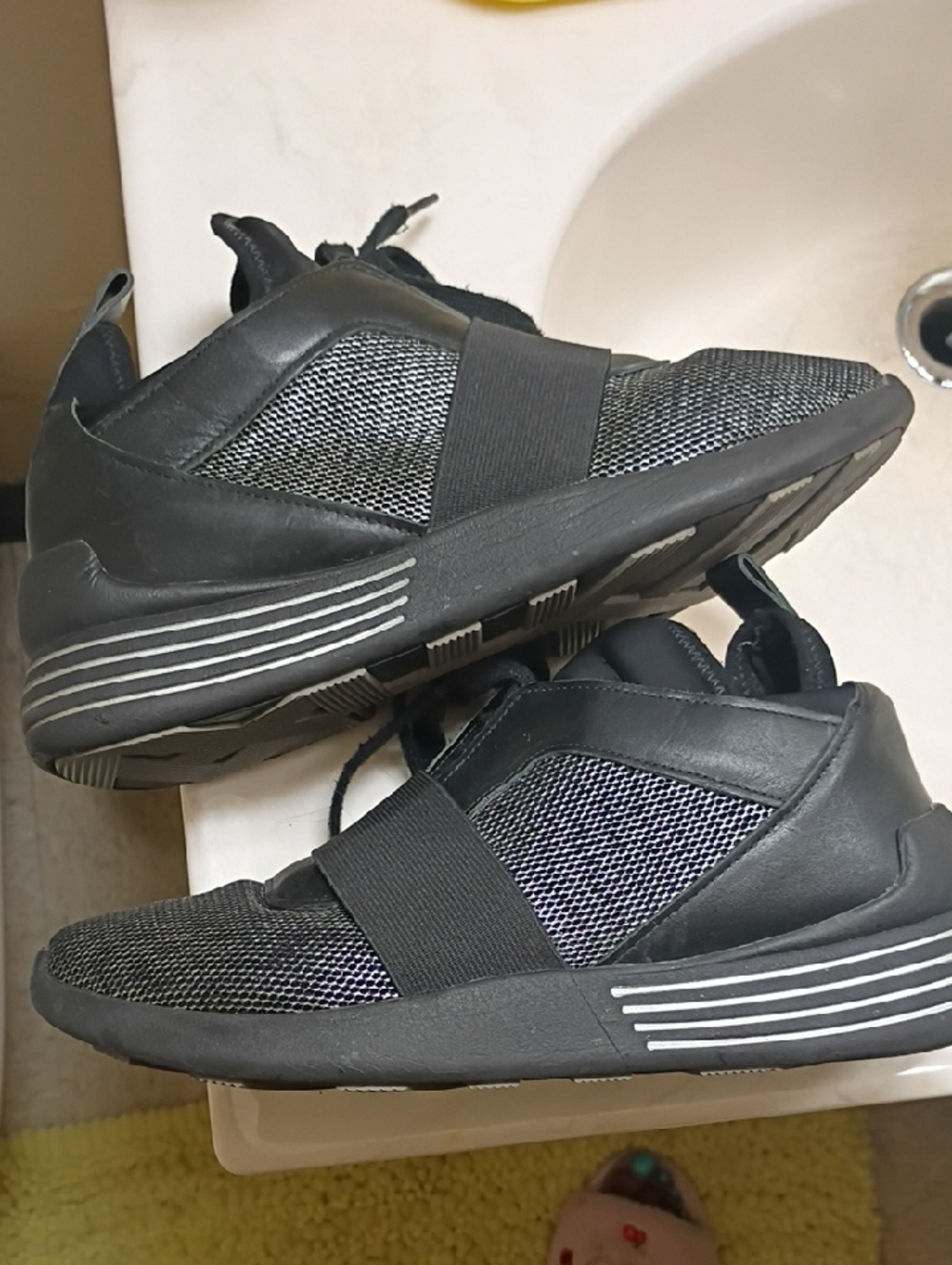 Kendall & Kylie Black Slip-On Women's Sneakers...Comfortable Shoes❤️